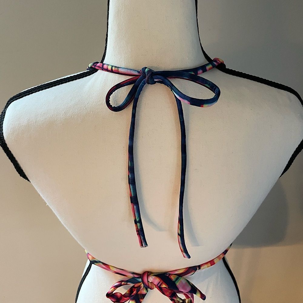 Multicolored, Reversible, Triangle Bikini-Top. Fits a Medium to Large. - Picture 4 of 4